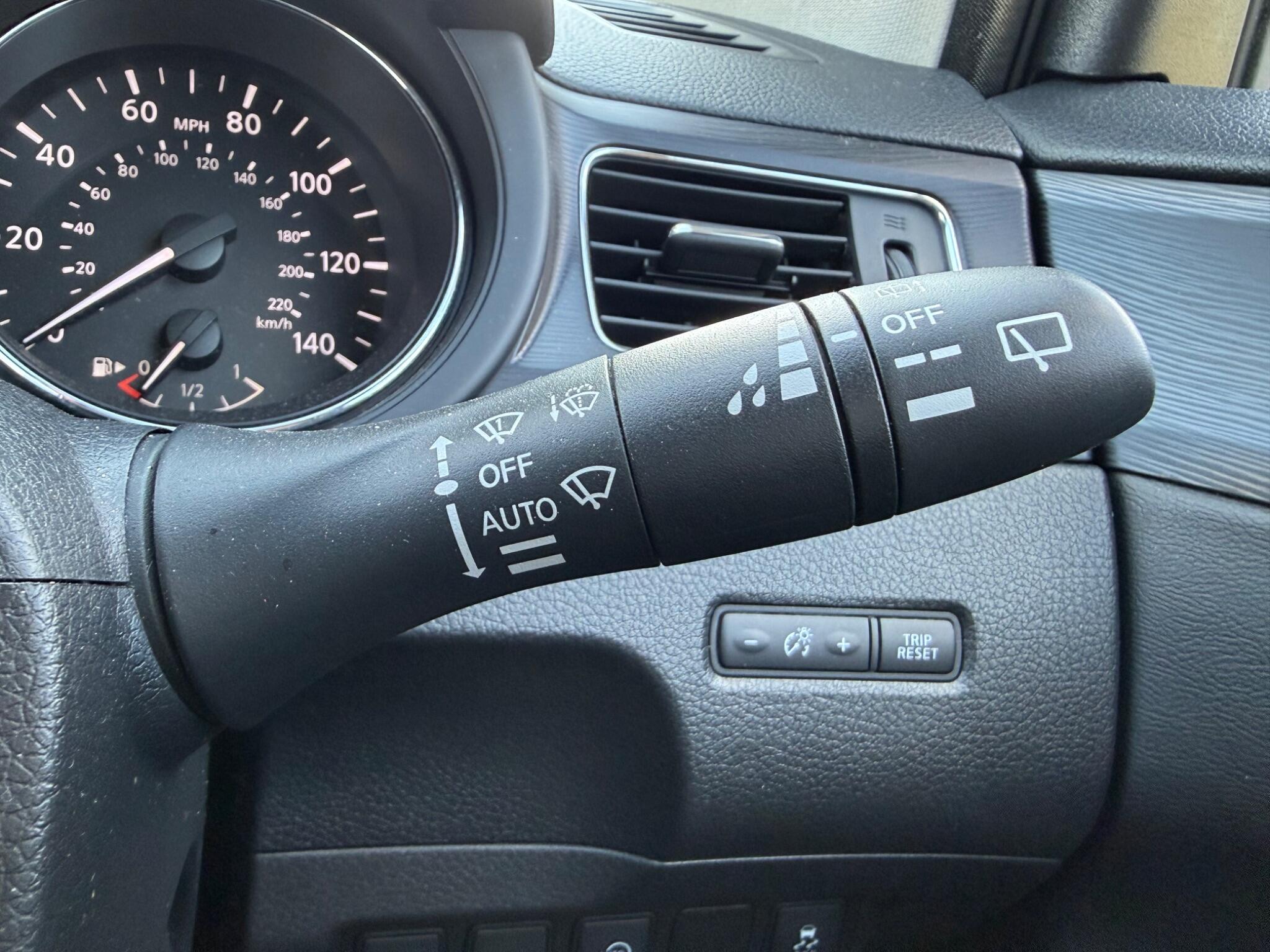 Nissan Pulsar view 17