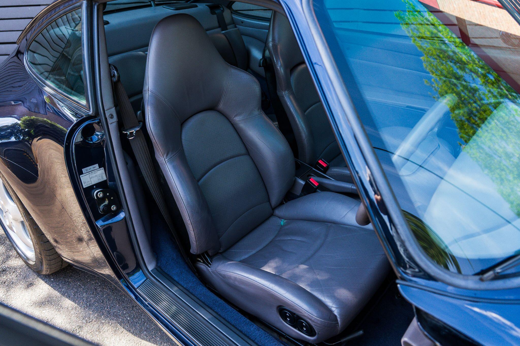 Porsche 911 view 9
