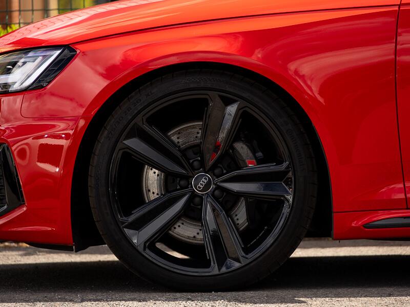 Audi RS4 view 17