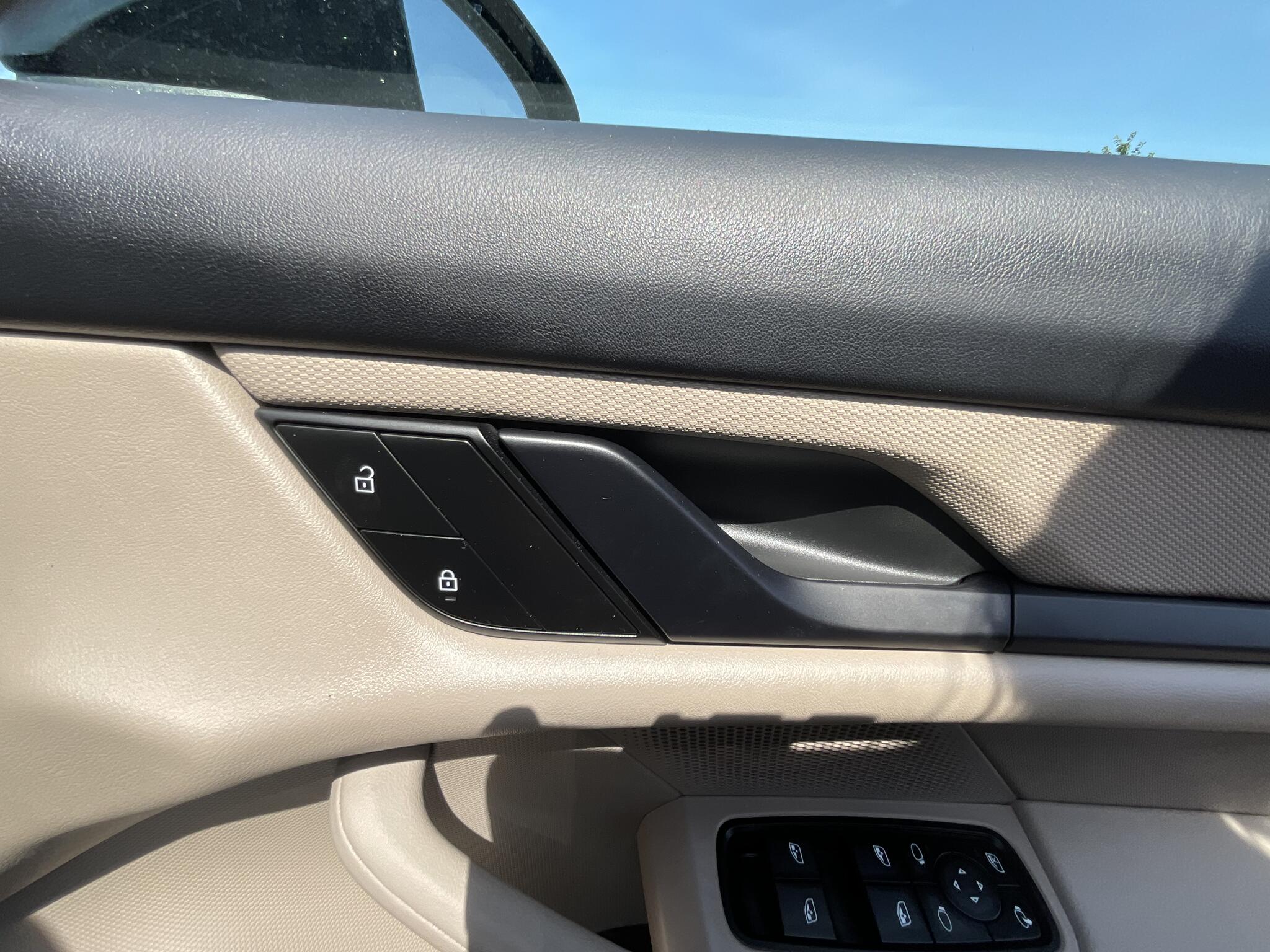 Porsche Taycan view 32