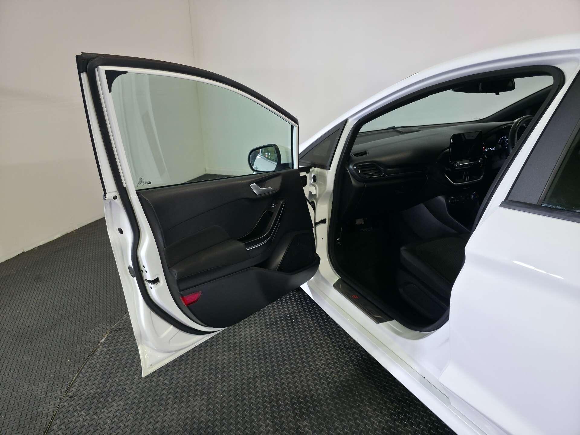 Ford Fiesta view 52