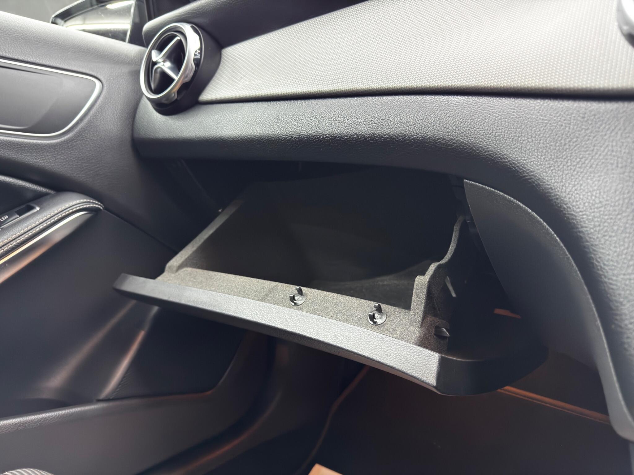 Mercedes-Benz Gla view 36