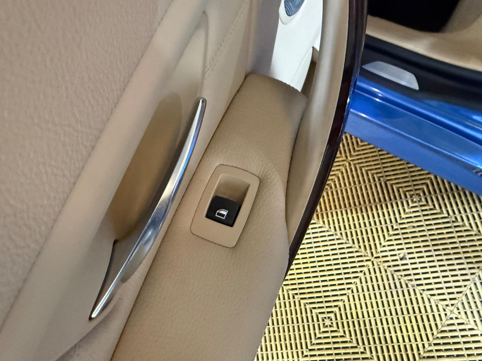 BMW 3 Series view 56