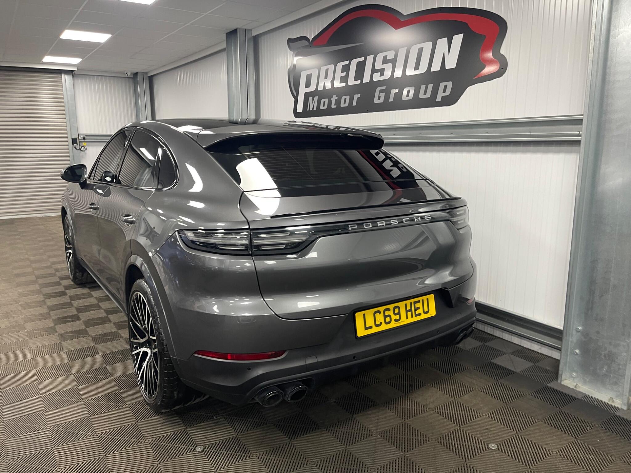 Porsche Cayenne view 7