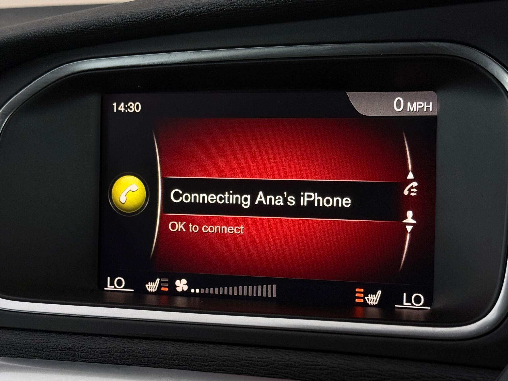Volvo V40 Cross Country view 25