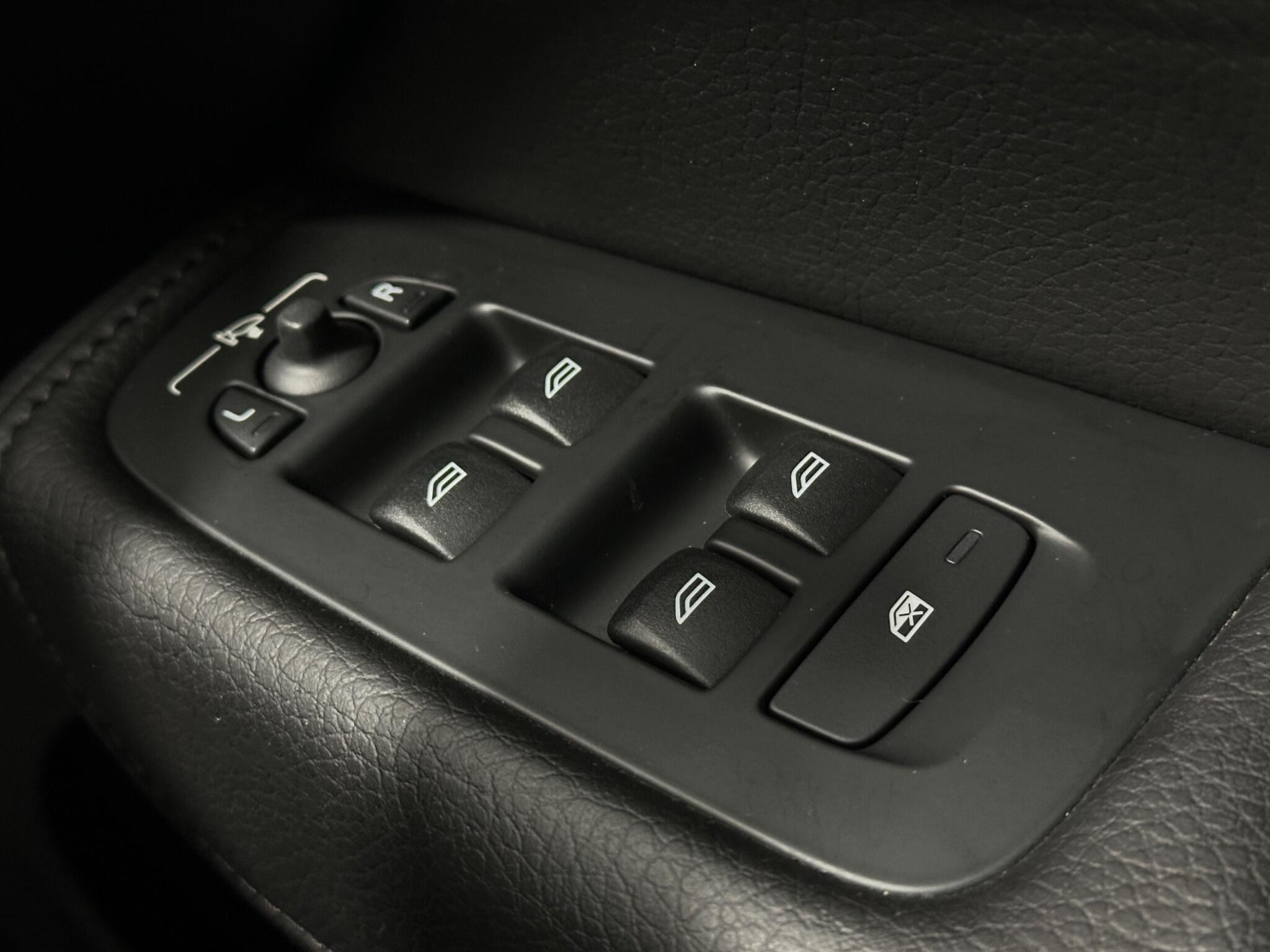 Volvo XC60 view 19