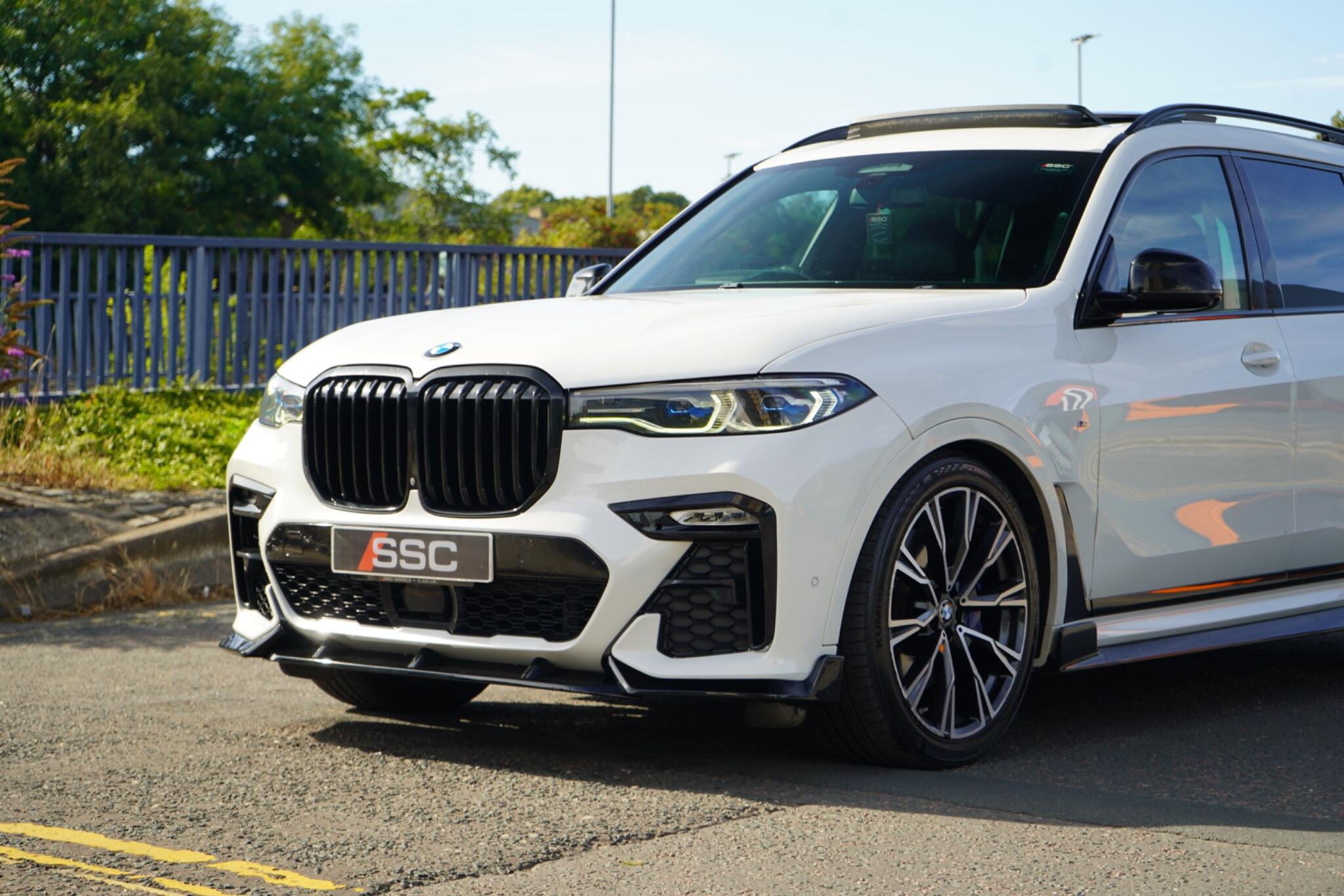 BMW X7 view 8
