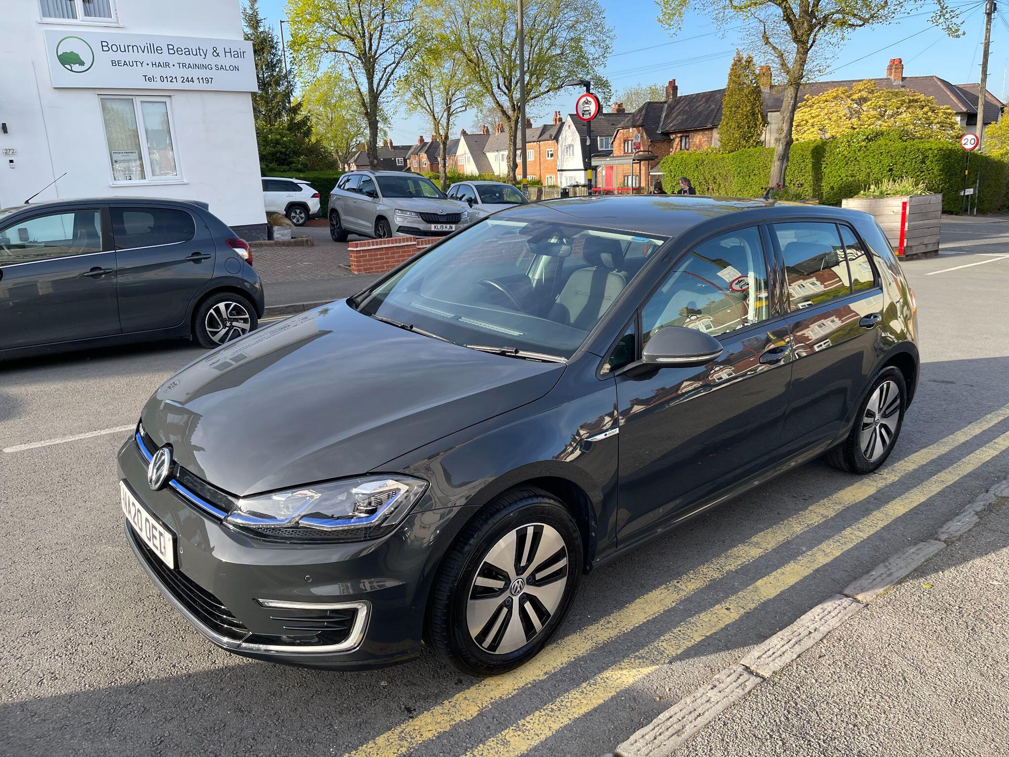 Volkswagen E-Golf view 21