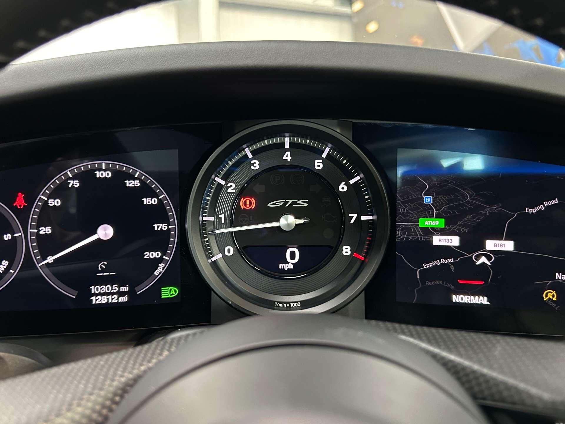 Porsche 911 view 26