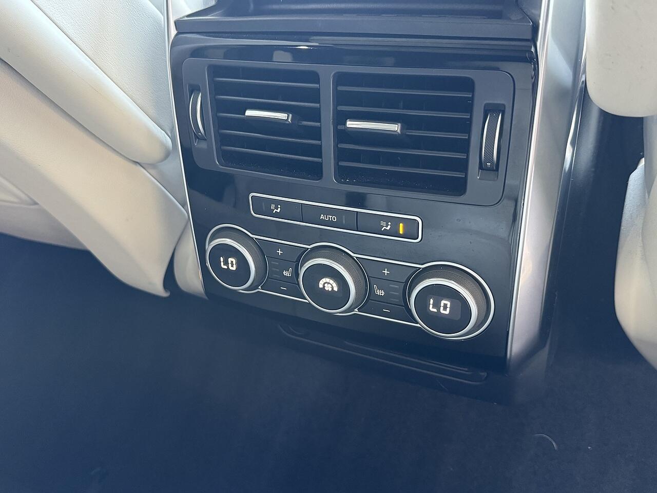 Land Rover Range Rover Sport view 14