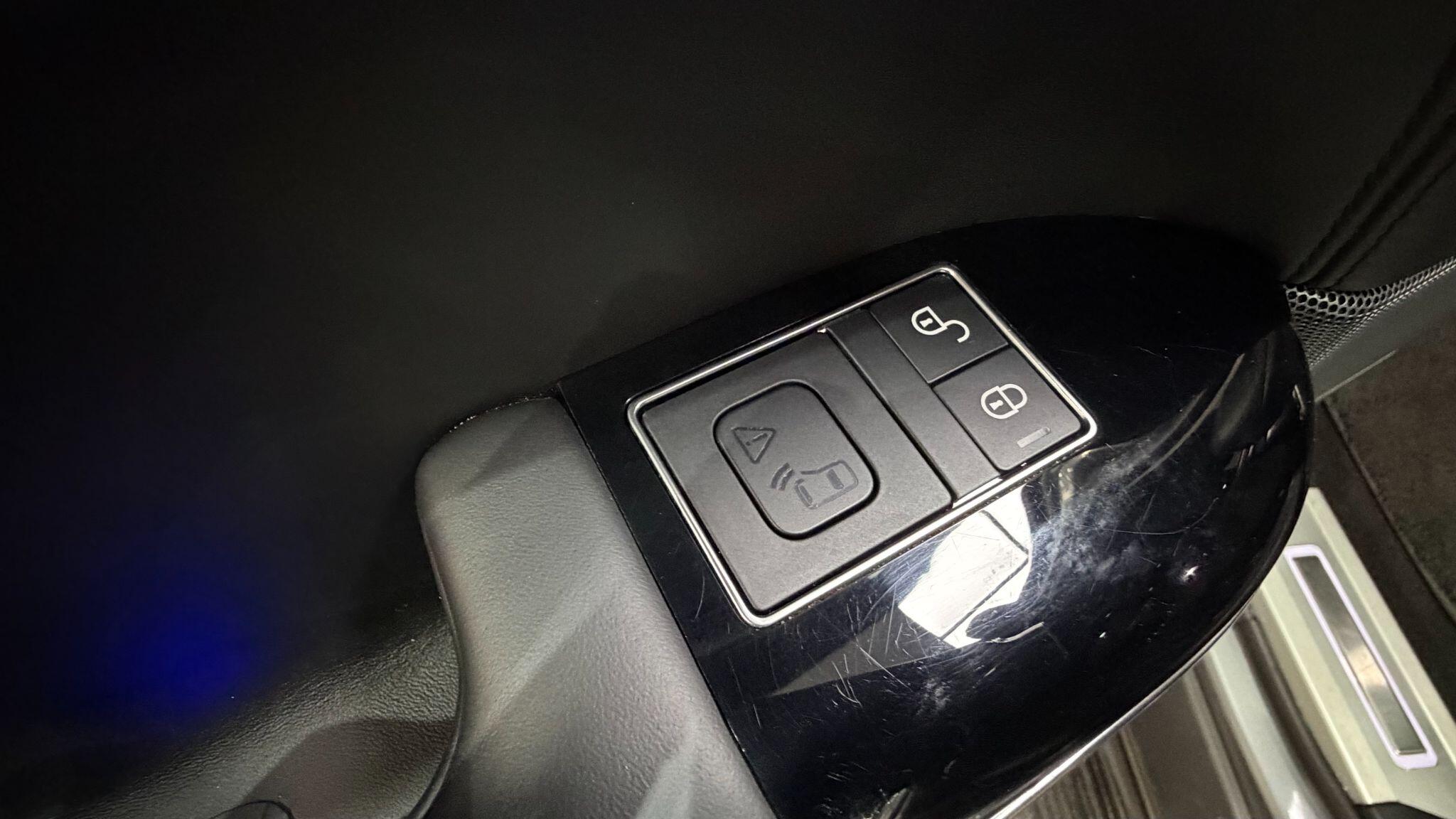 Land Rover Range Rover Sport view 17
