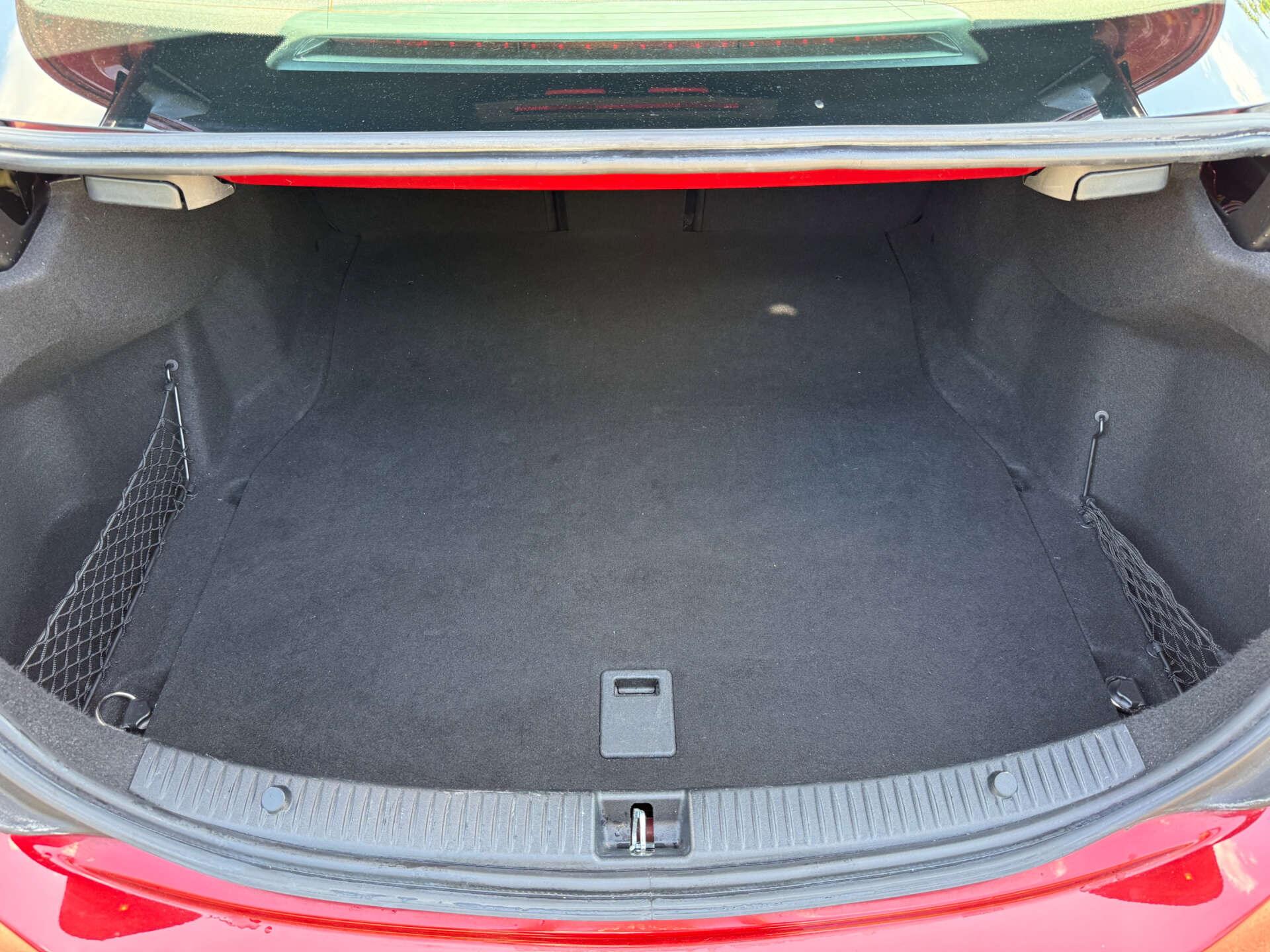 Mercedes-Benz C-Class view 30