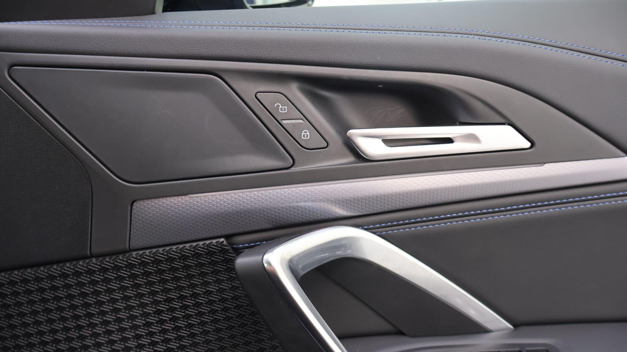 BMW iX1 view 50