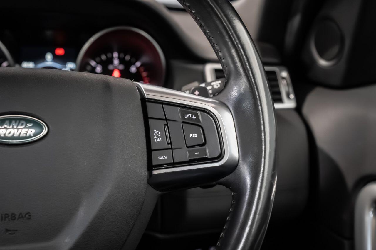 Land Rover Discovery Sport view 30