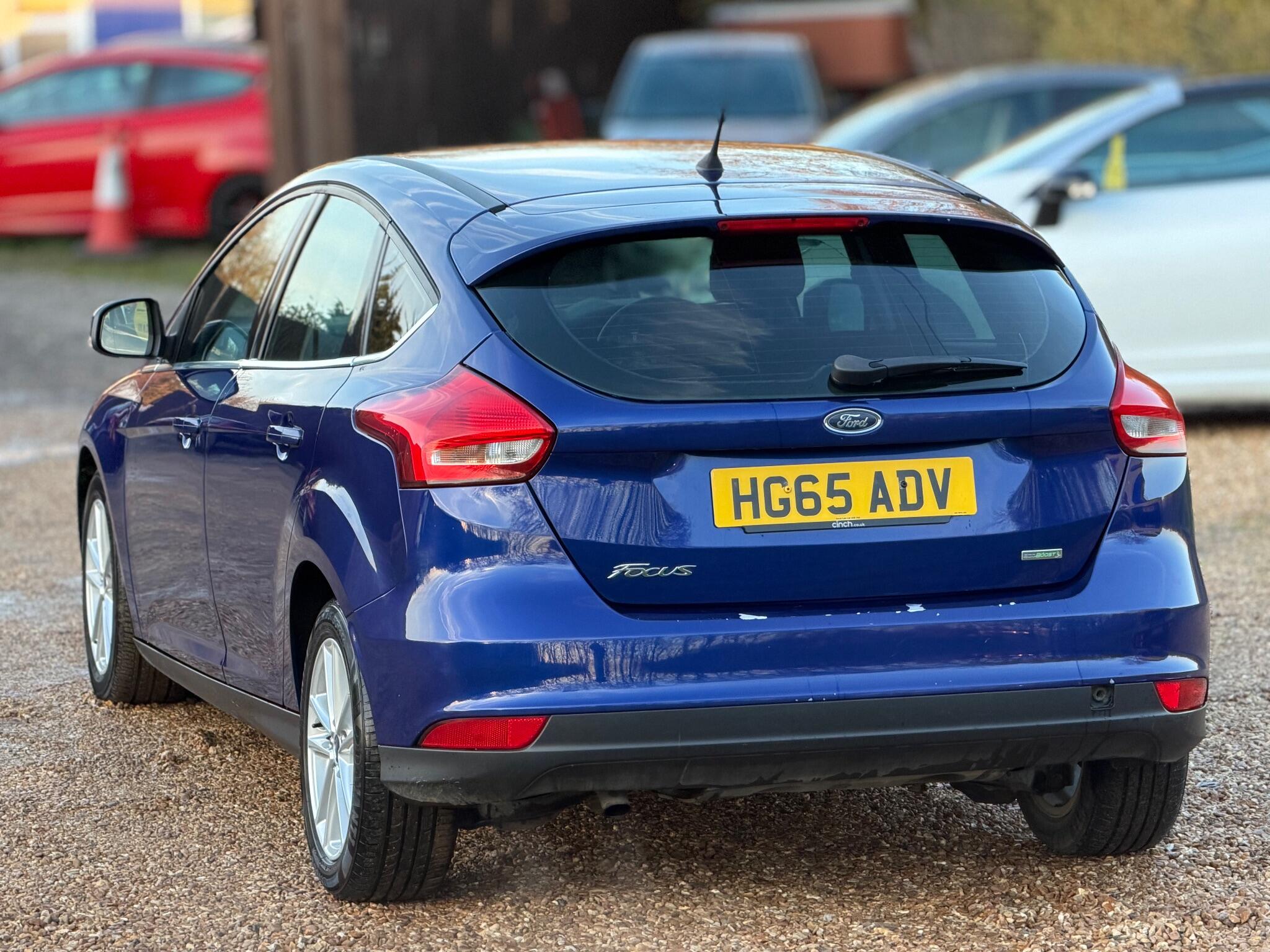 2016 Ford Focus 1.0T EcoBoost Zetec Euro 6 (s/s) 5dr image 8