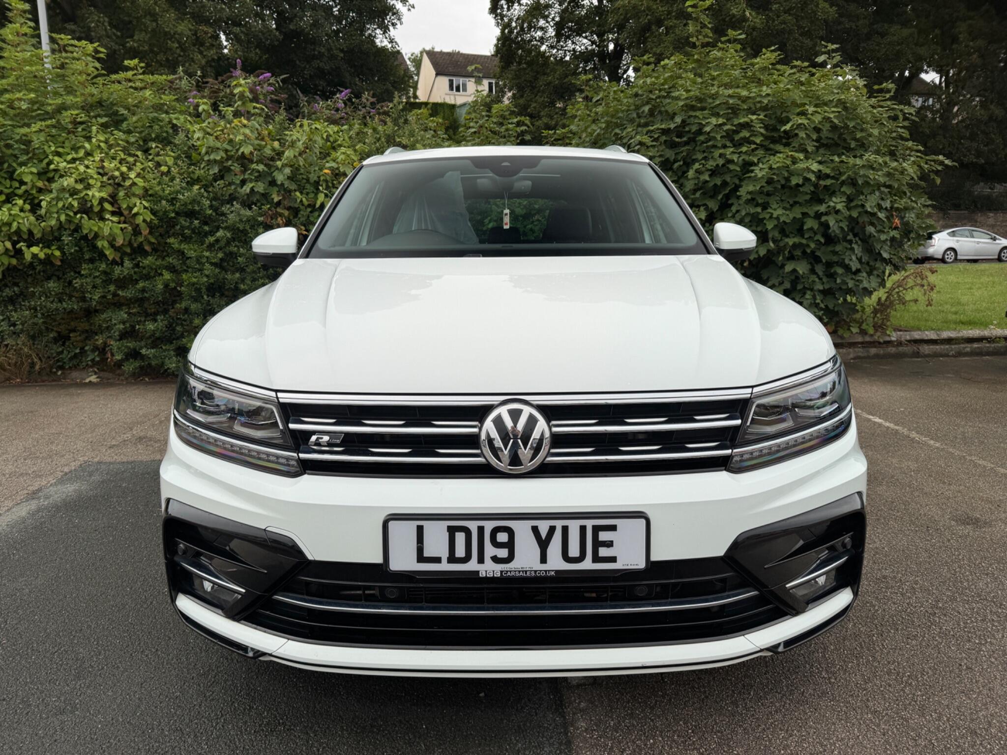 Volkswagen Tiguan view 2