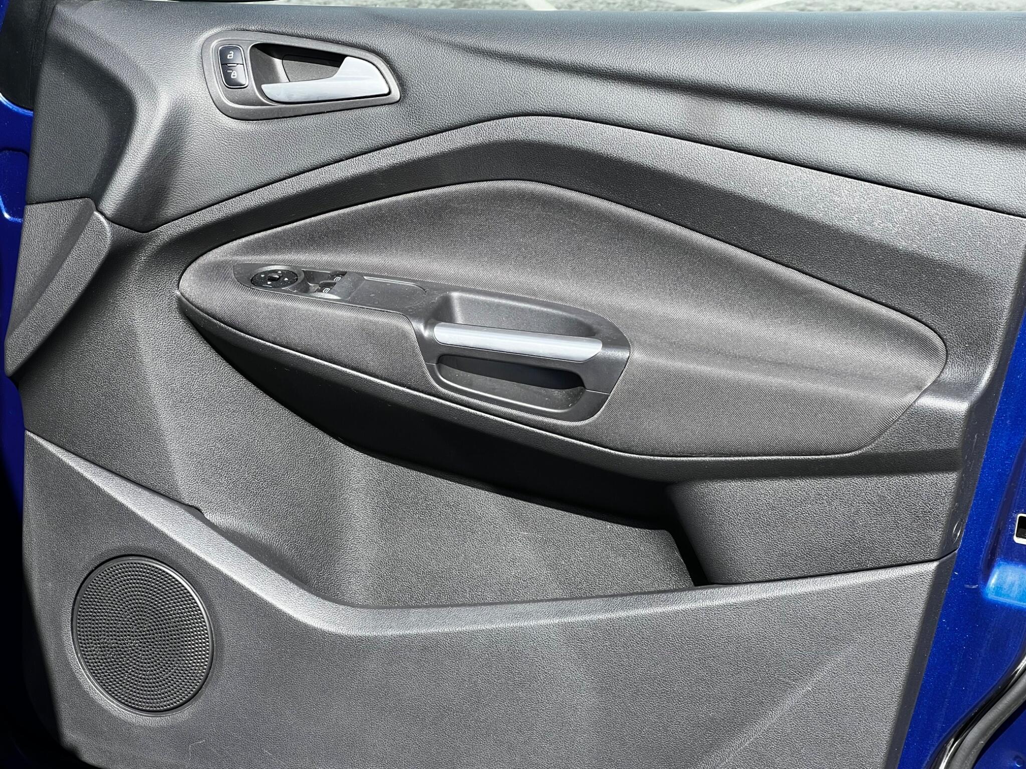 Ford C-Max view 24