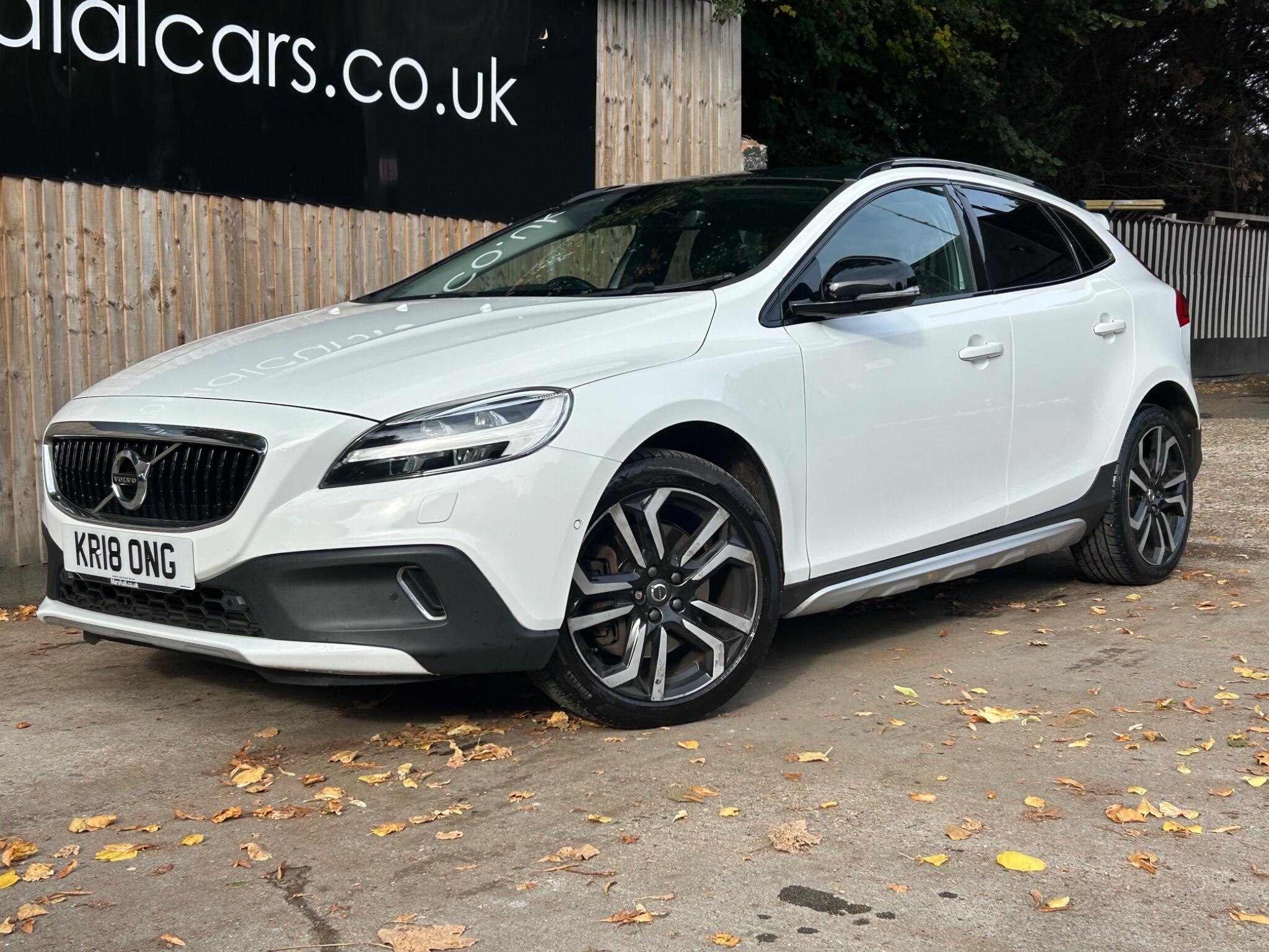 Volvo V40 Cross Country view 7