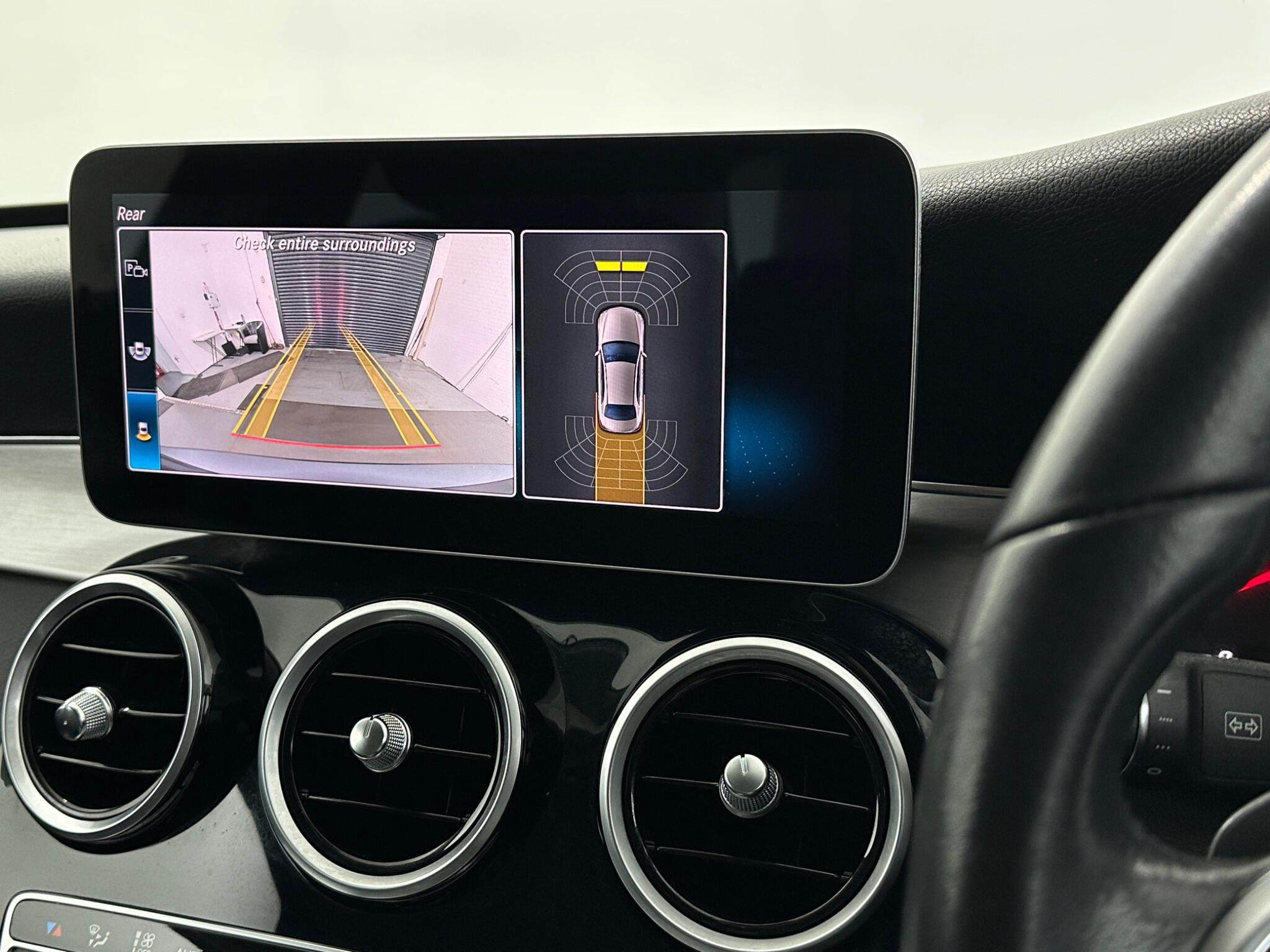 Mercedes-Benz C-Class view 25