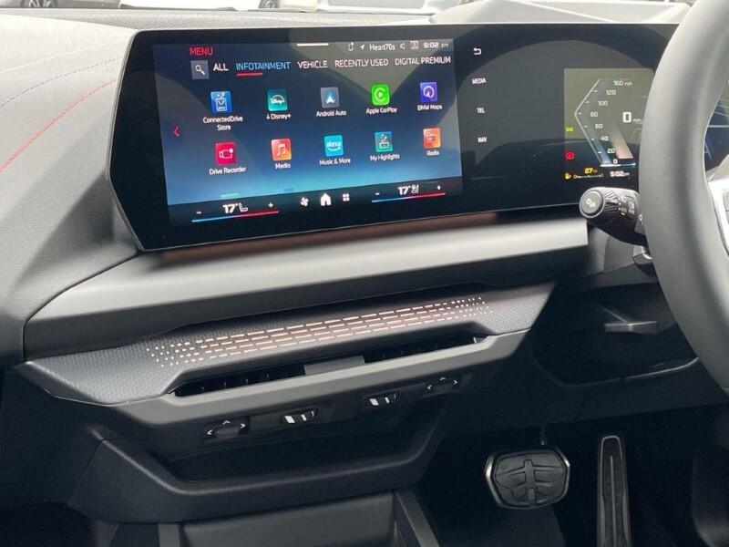 BMW 1 Series view 8