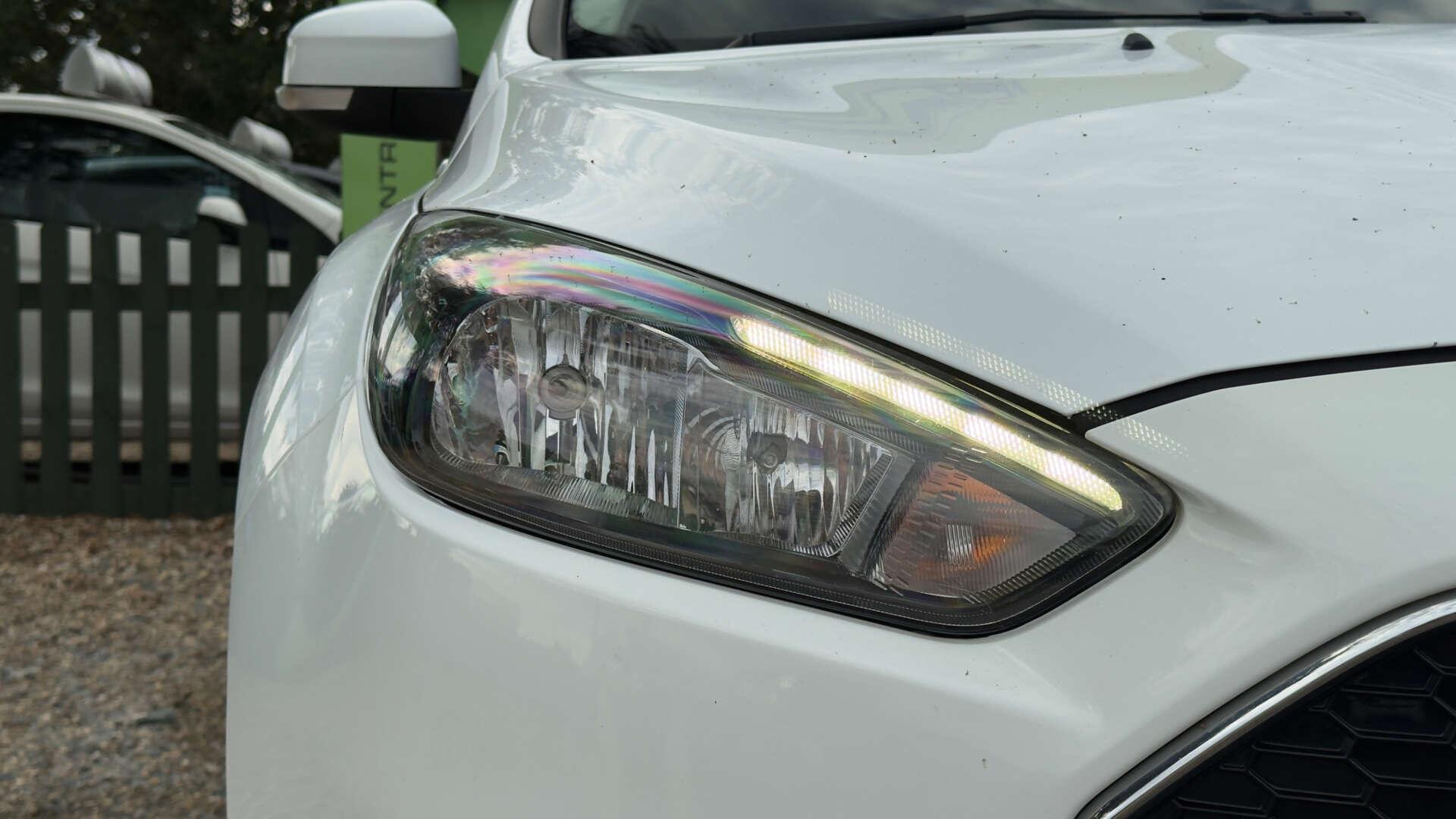 Ford Focus view 42