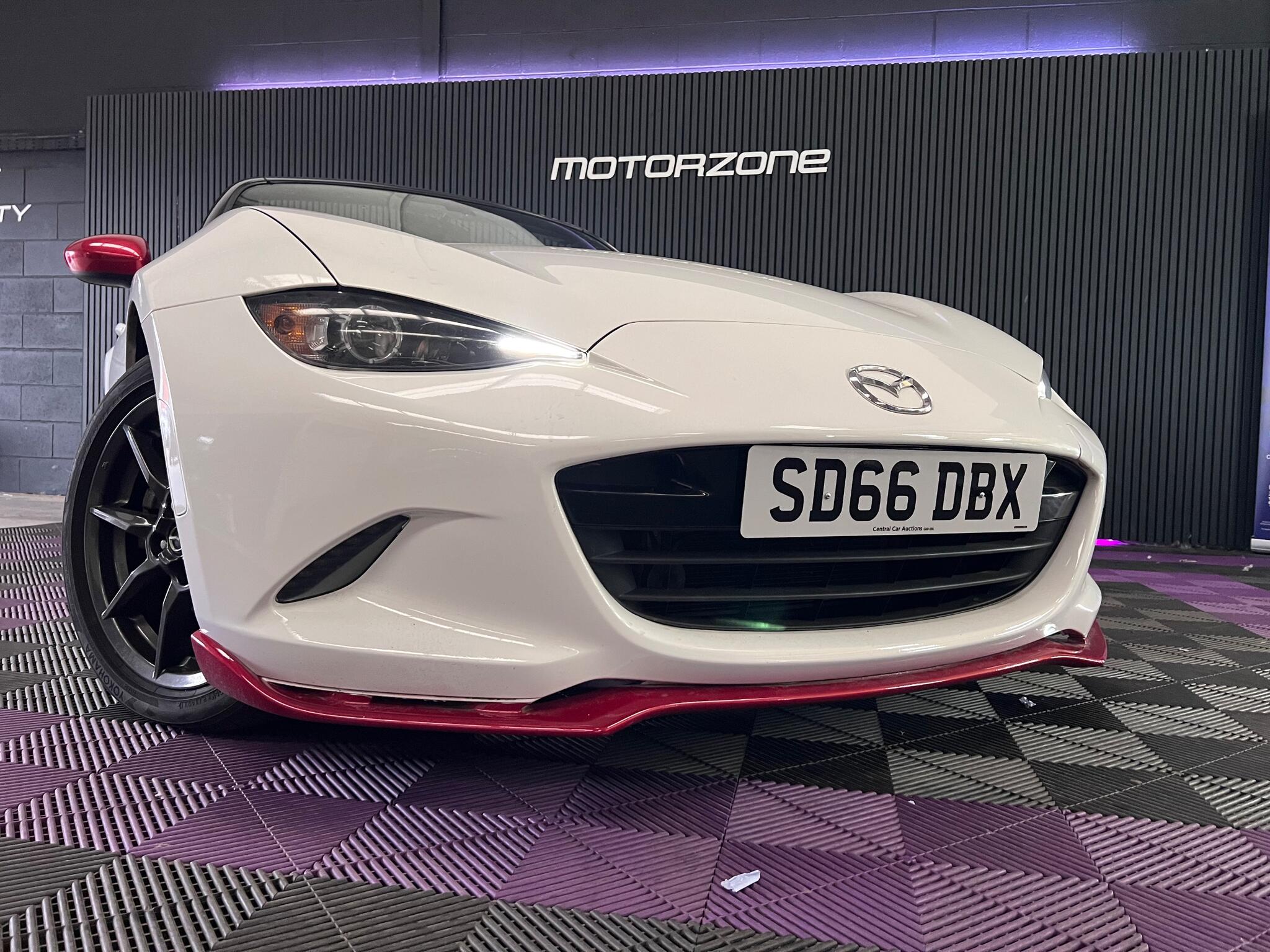 Mazda MX-5 view 4
