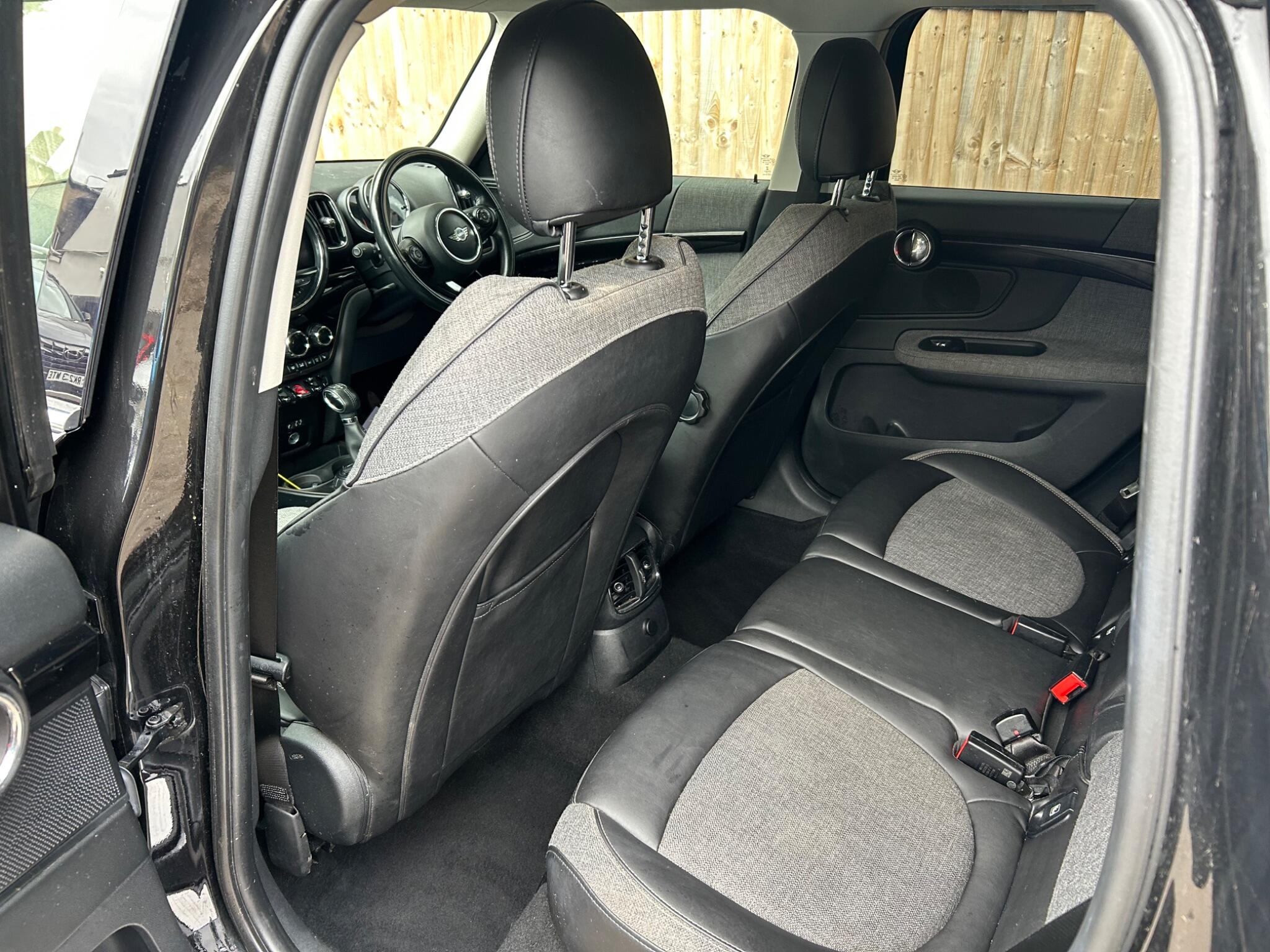 Mini Countryman view 32