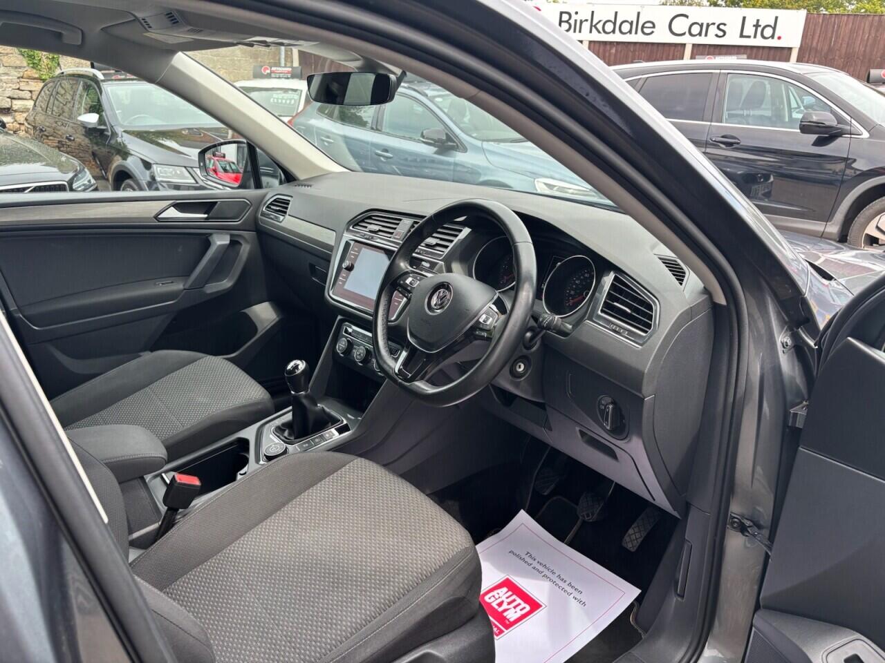 Volkswagen Tiguan Allspace view 10