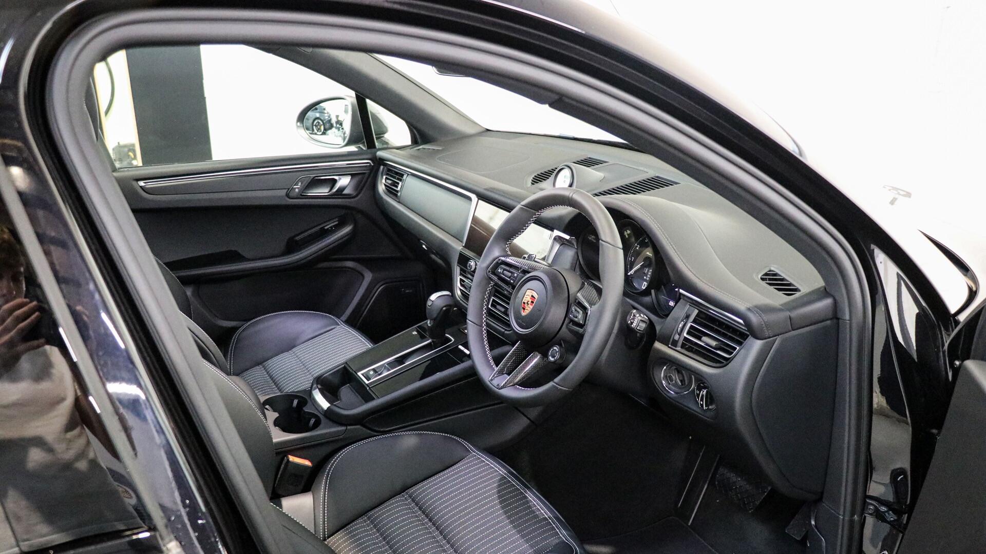 Porsche Macan view 29