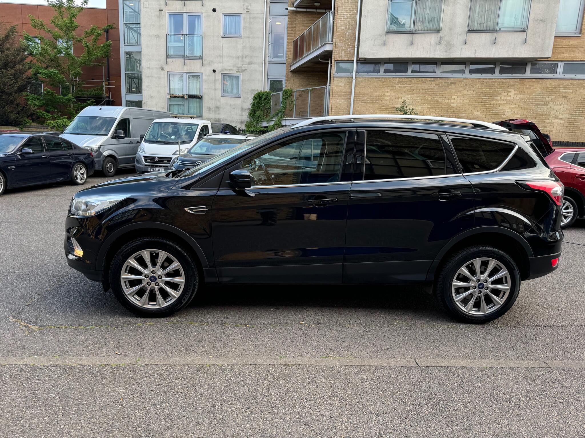 Ford Kuga view 5