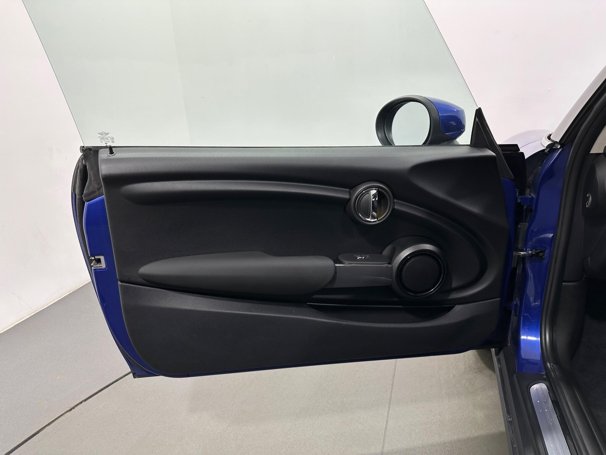Mini Hatch view 35