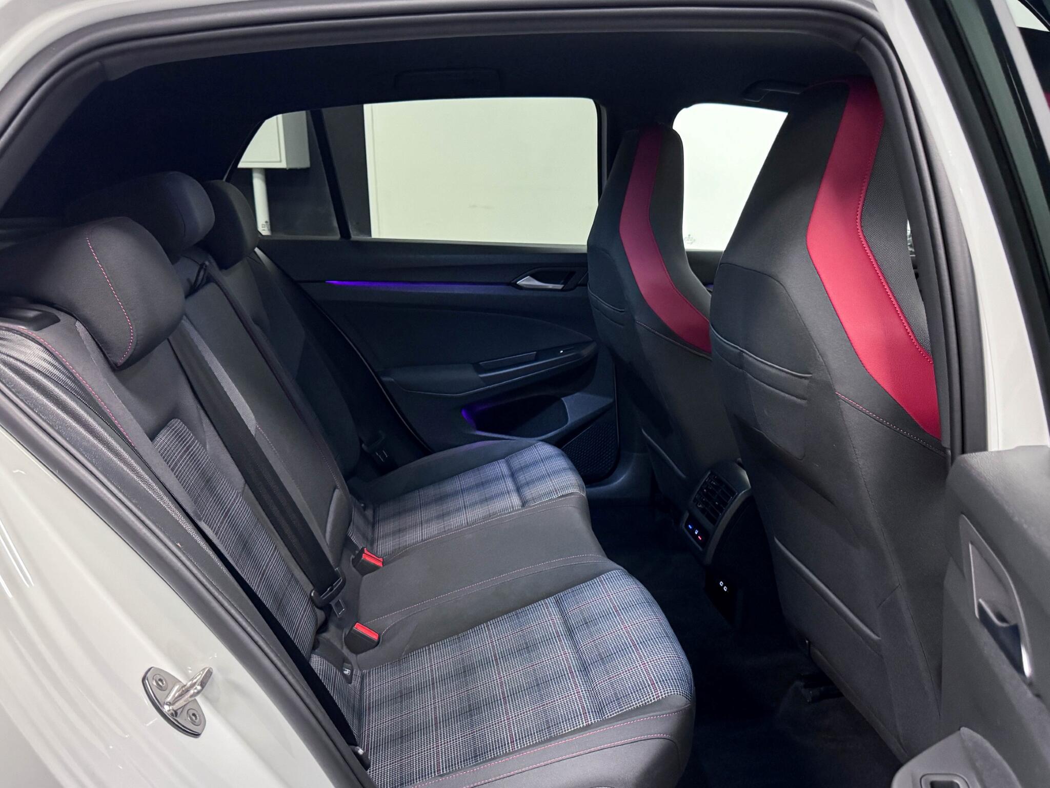 Volkswagen Golf view 9