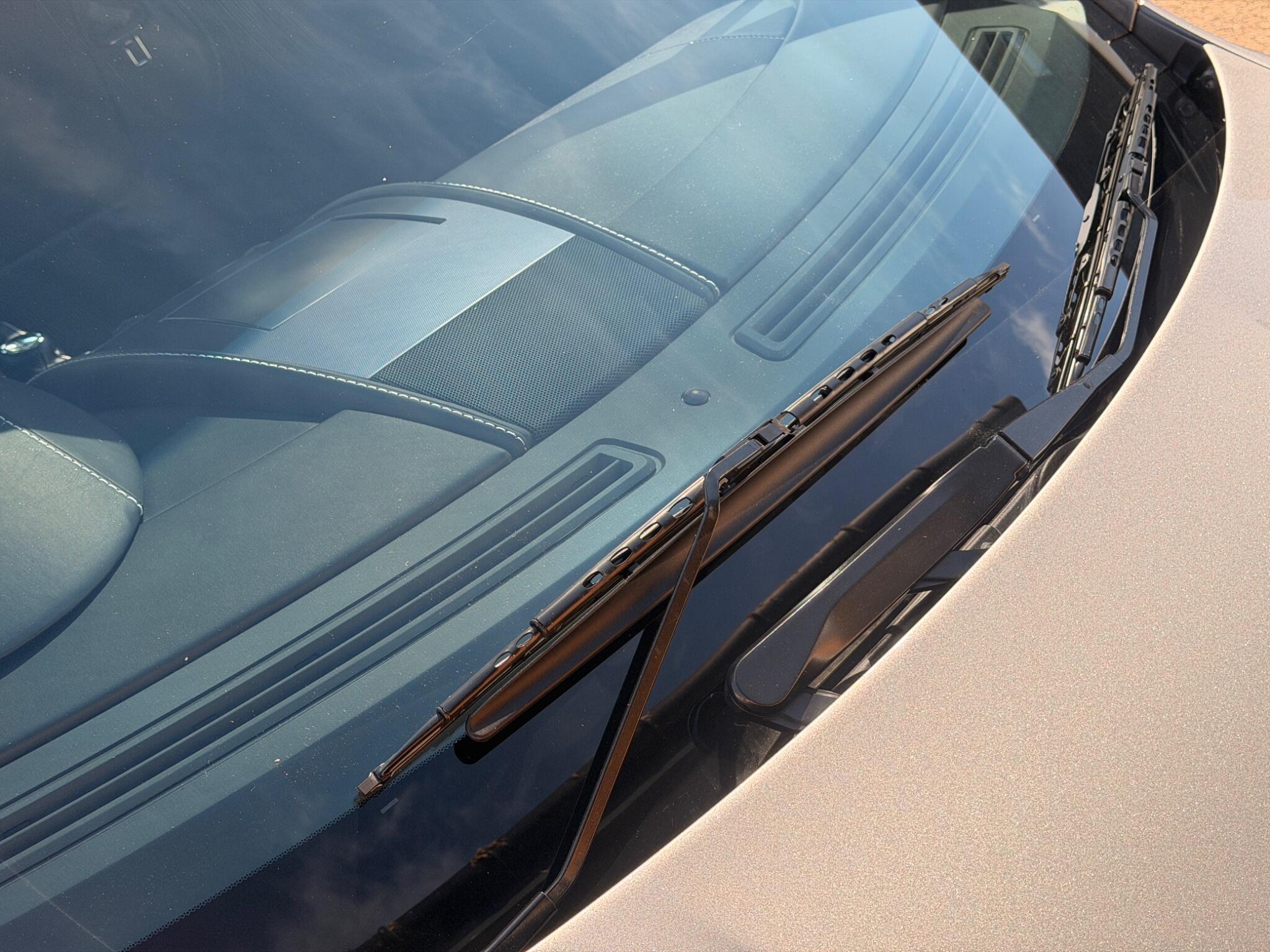 Aston Martin Vantage view 32