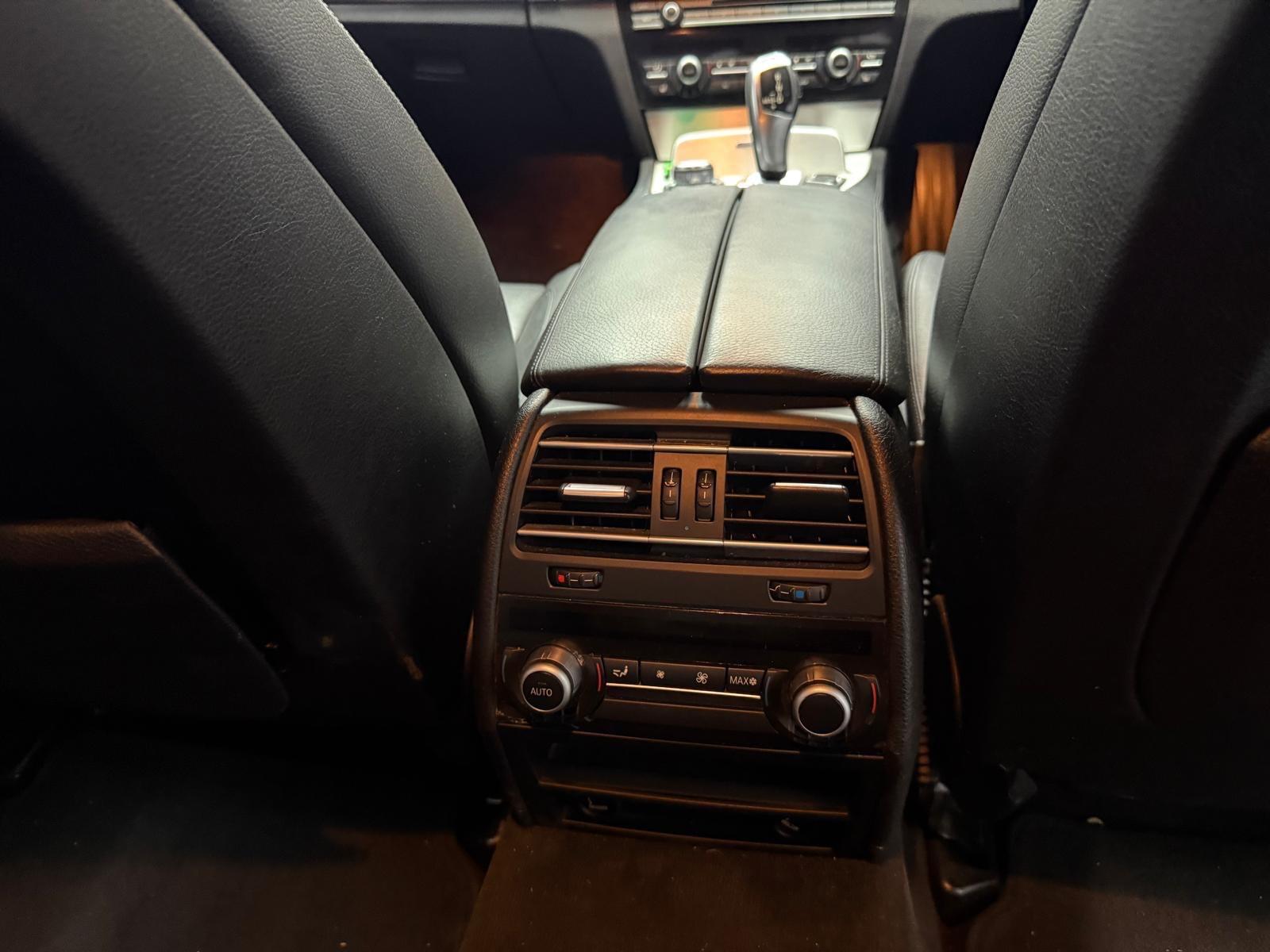 BMW 7 Series view 21