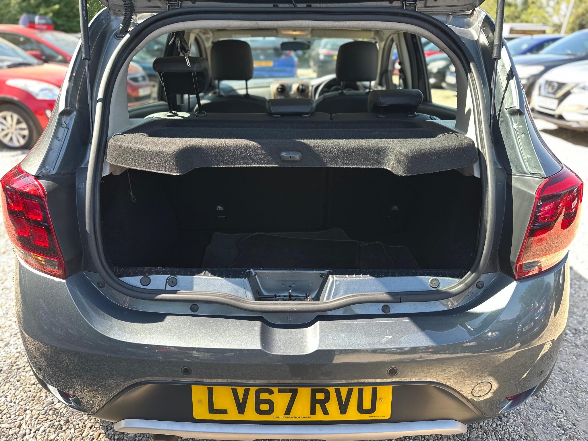 Dacia Sandero view 17