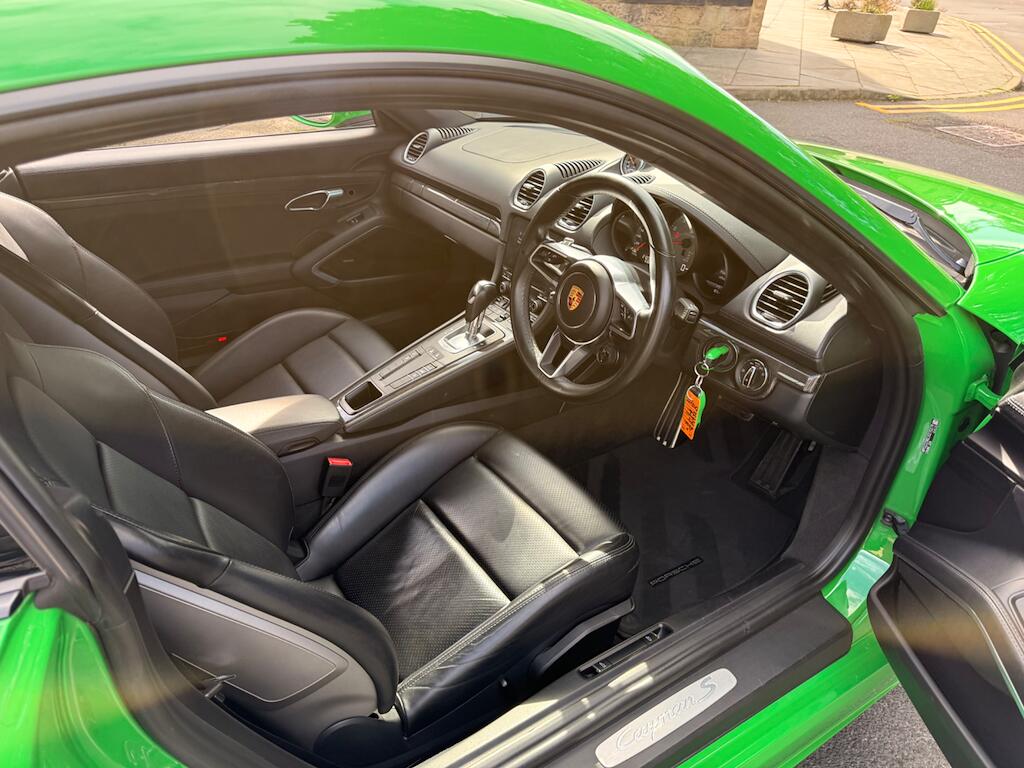 Porsche Cayman view 38
