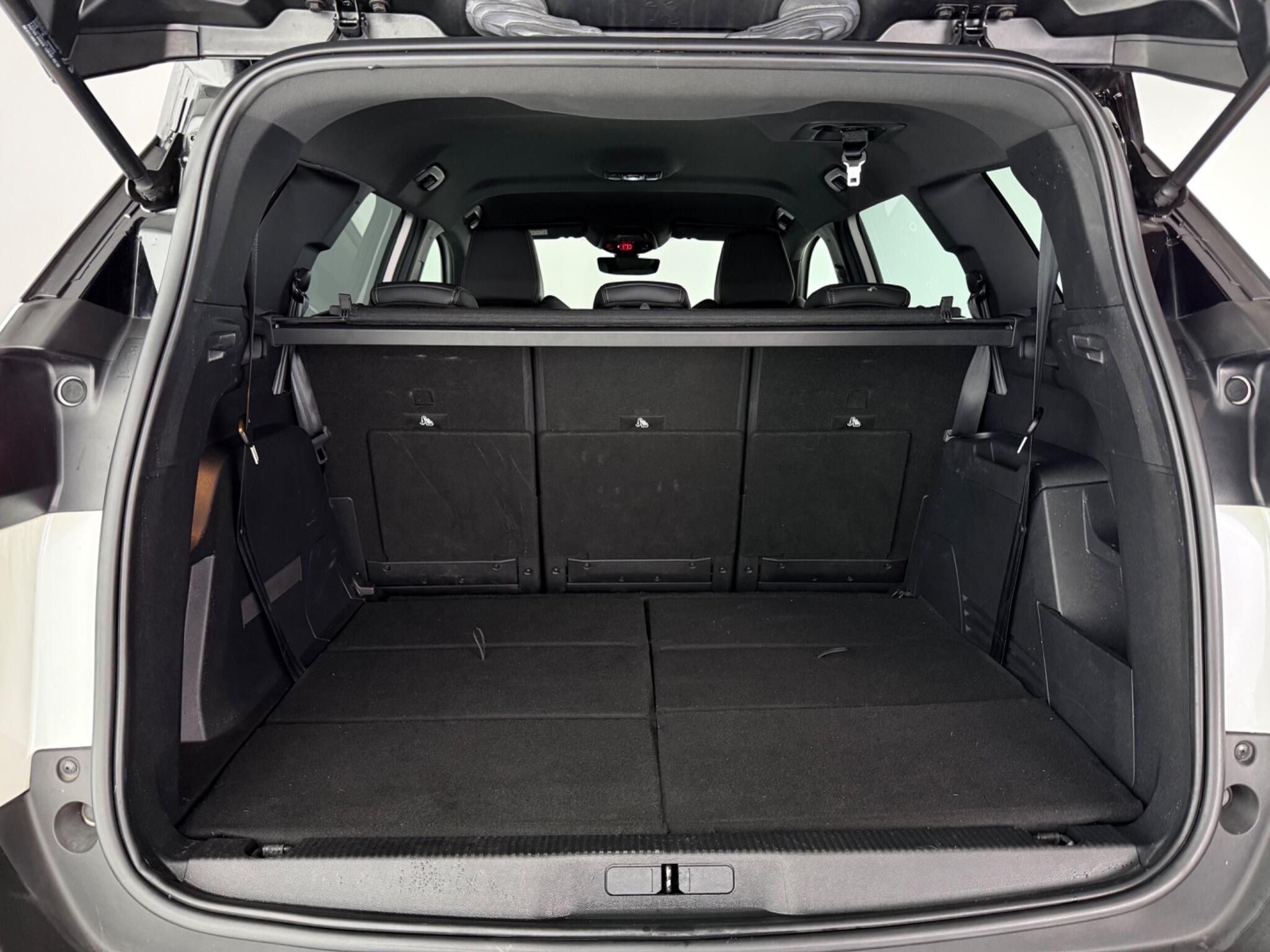 Peugeot 5008 view 12