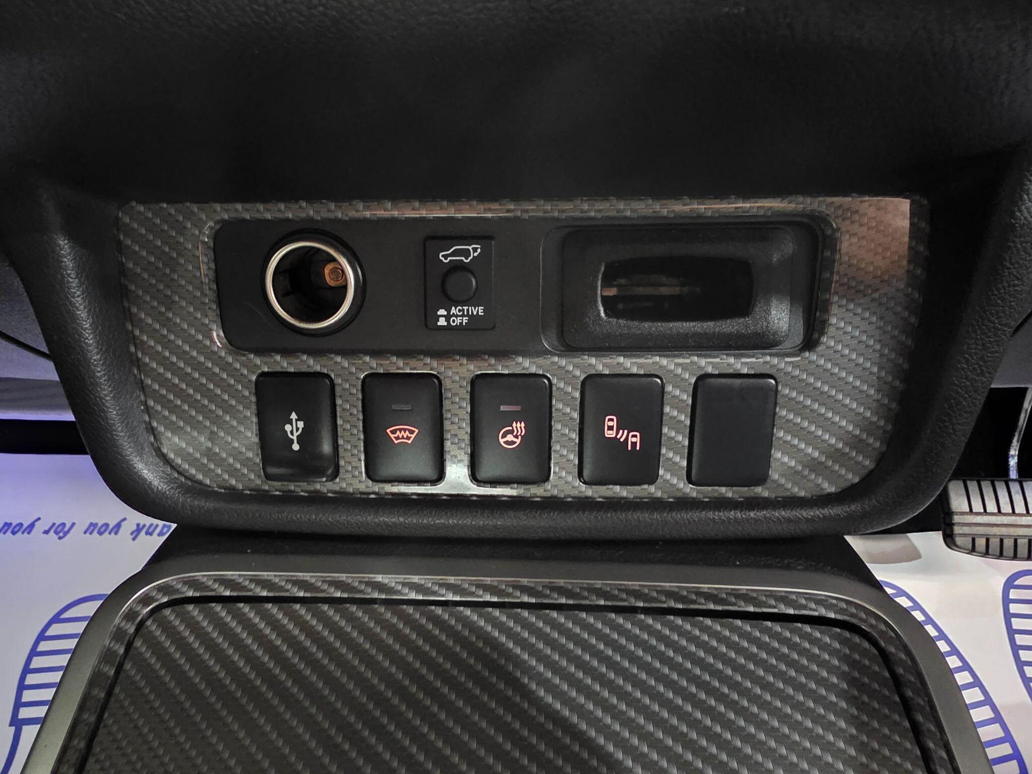 Mitsubishi Outlander view 9