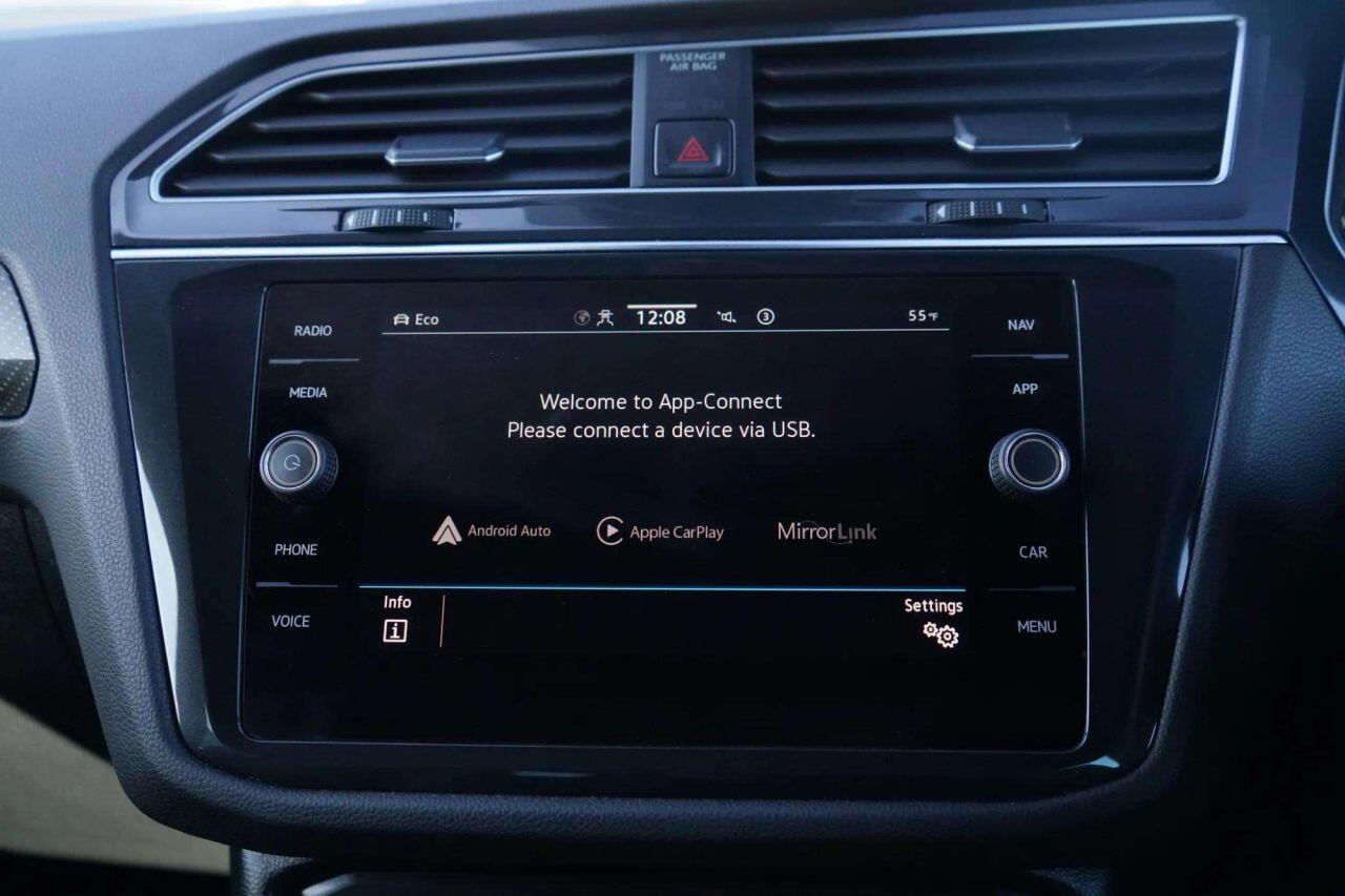 Volkswagen Tiguan view 24
