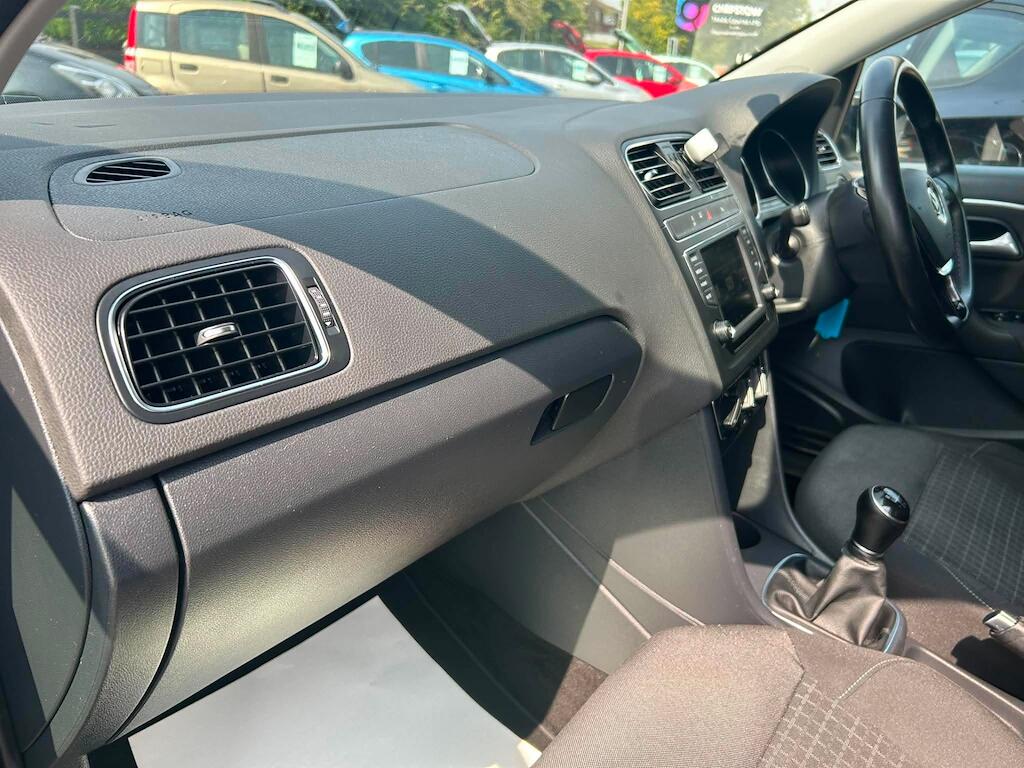 Volkswagen Polo view 18
