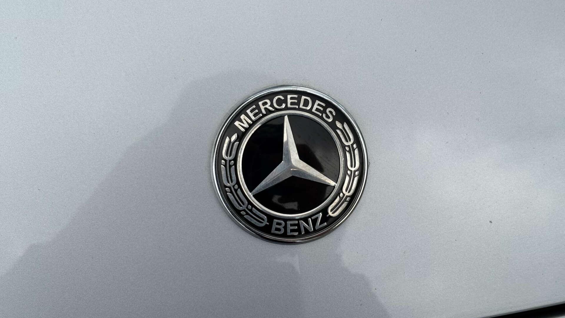 Mercedes-Benz C-Class view 52