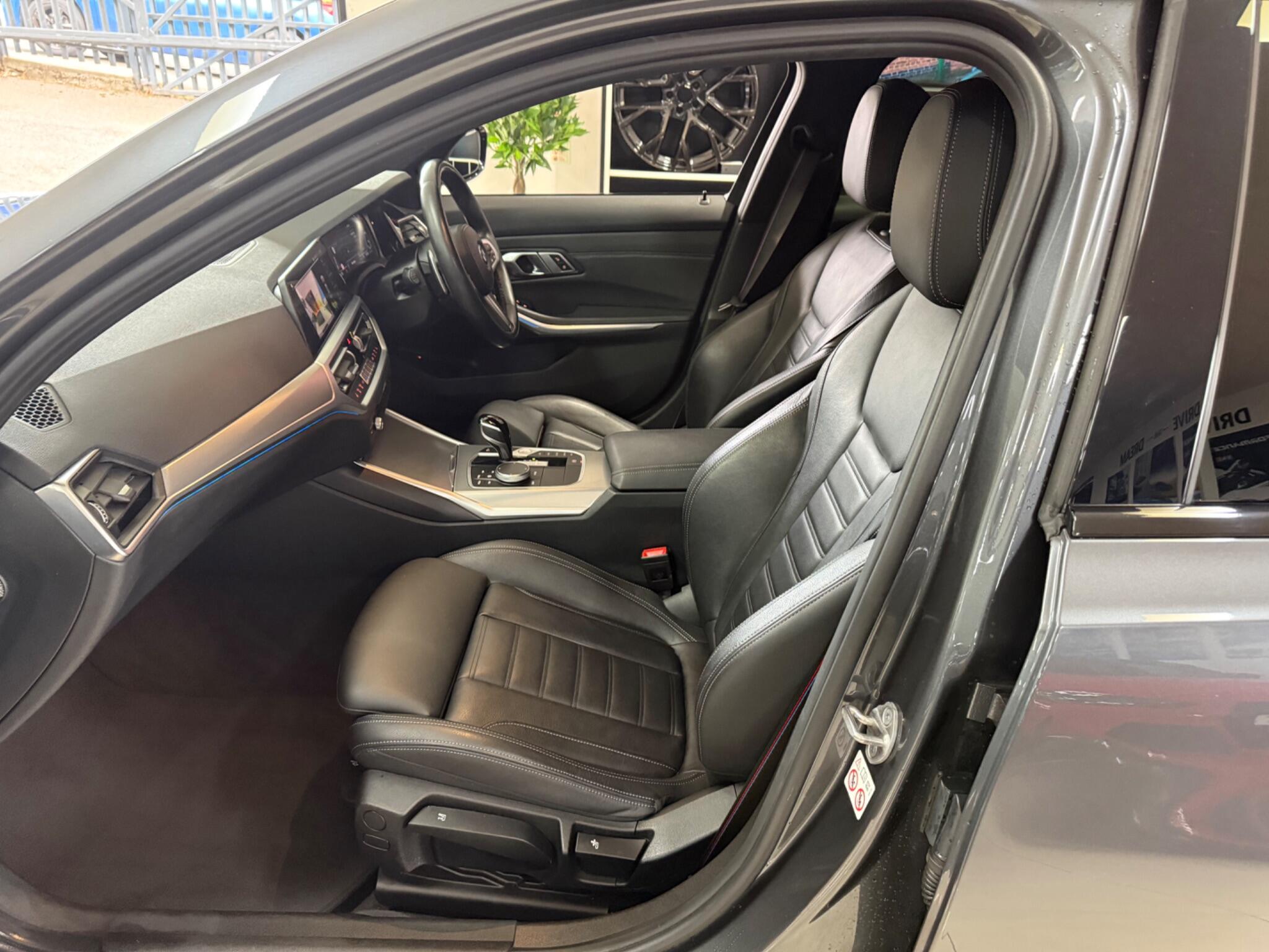 BMW 3 Series view 36