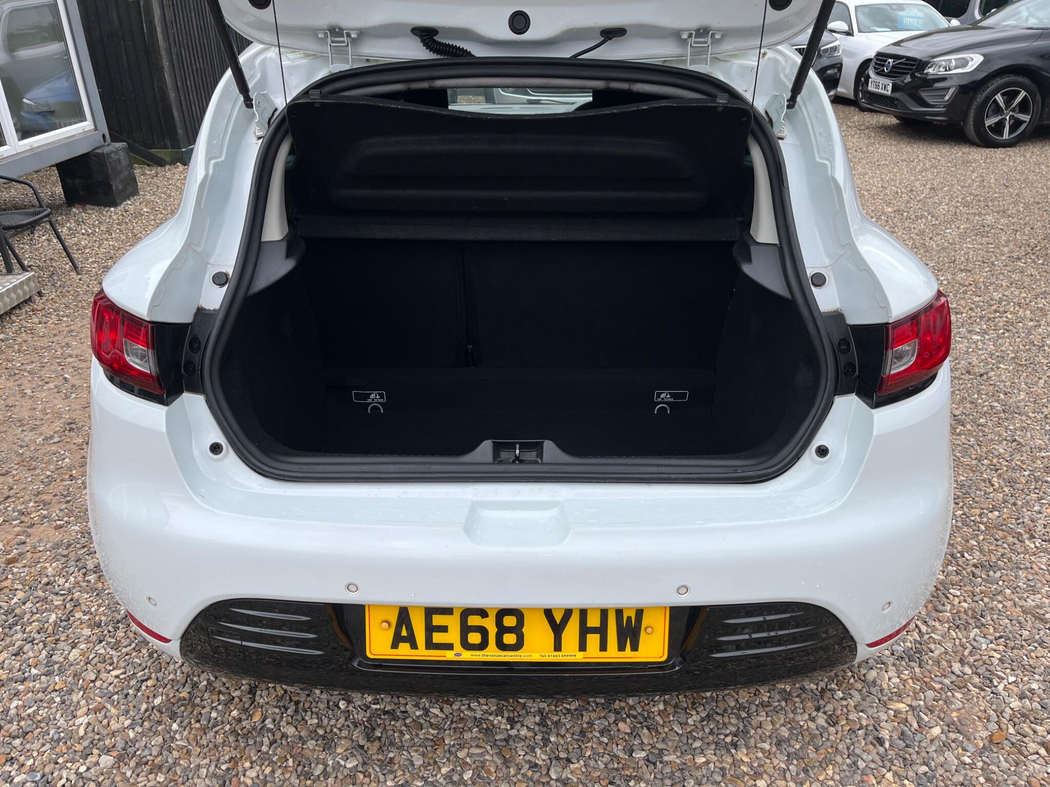 Renault Clio view 6