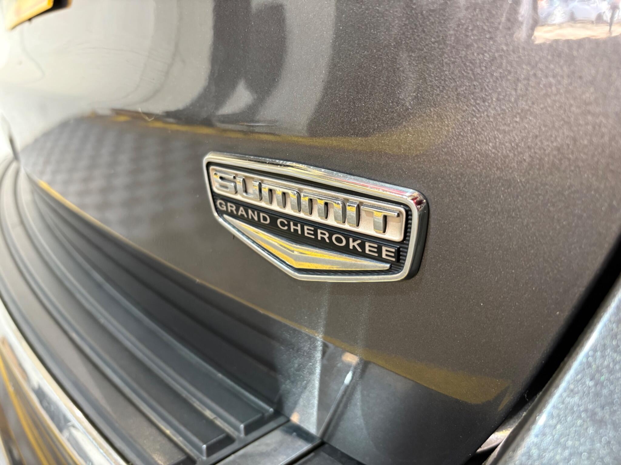 Jeep Grand Cherokee view 79