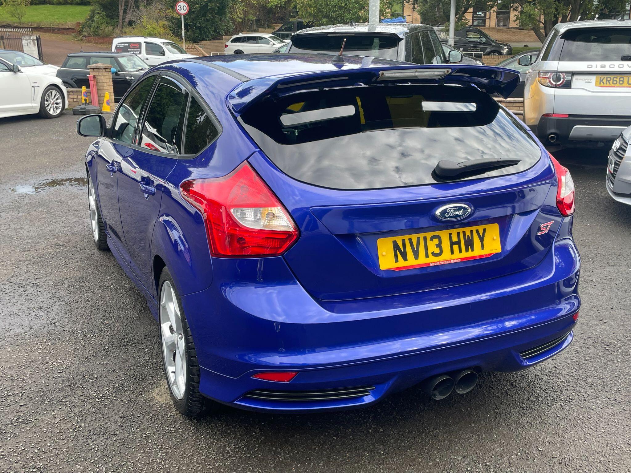 Ford Focus view 9