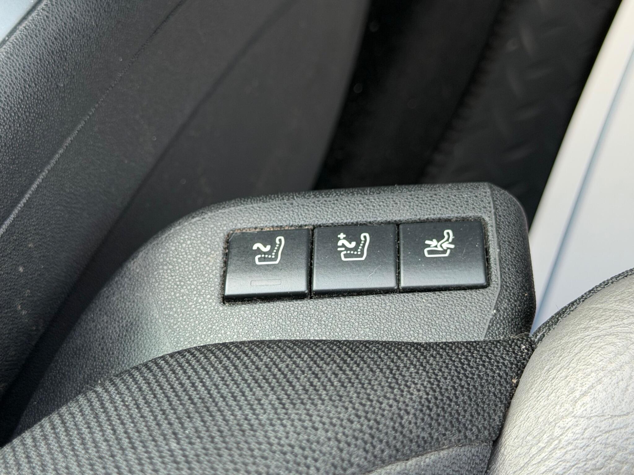 Citroen Grand C4 Picasso view 25