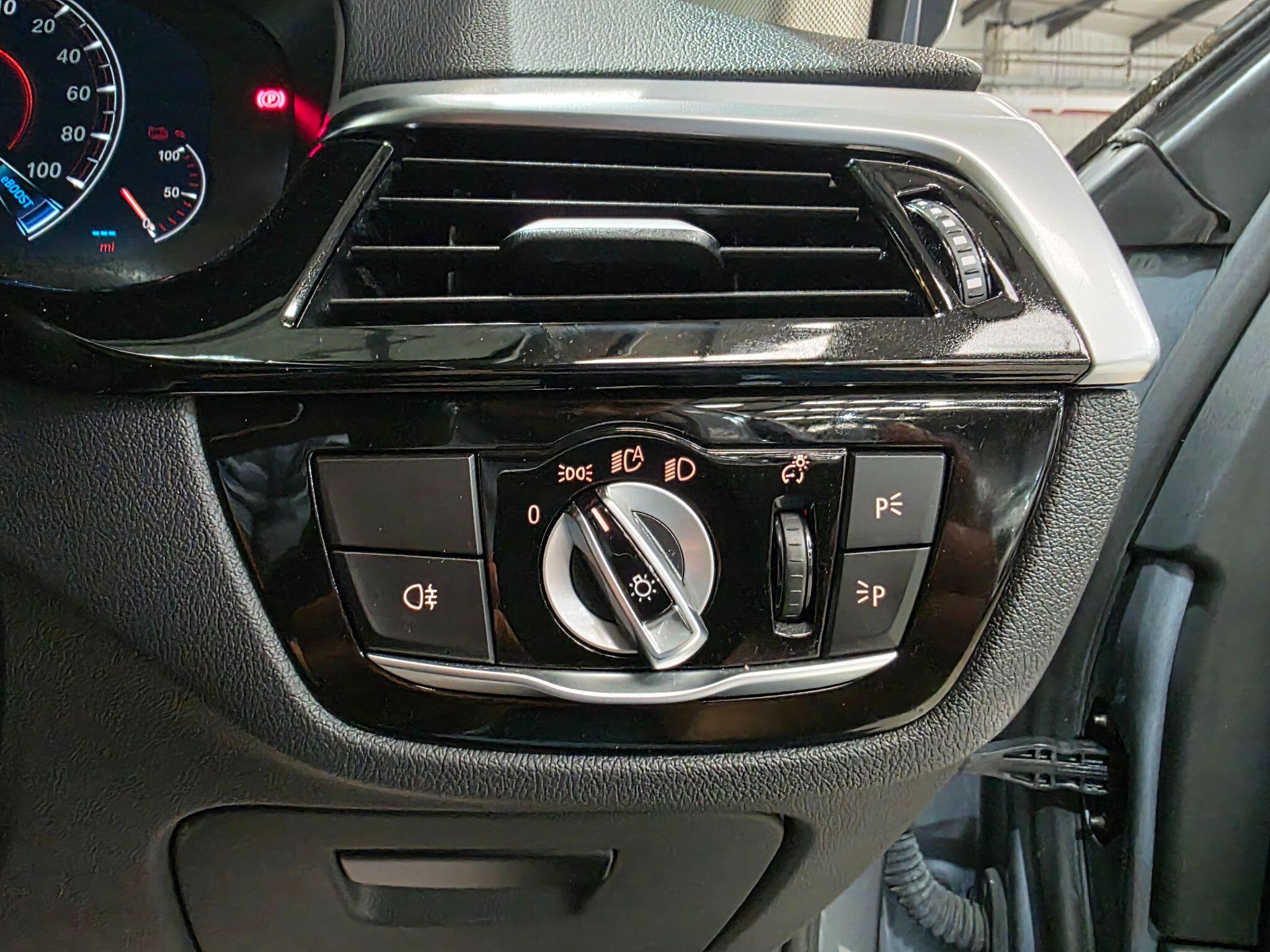 BMW 5 Series view 17