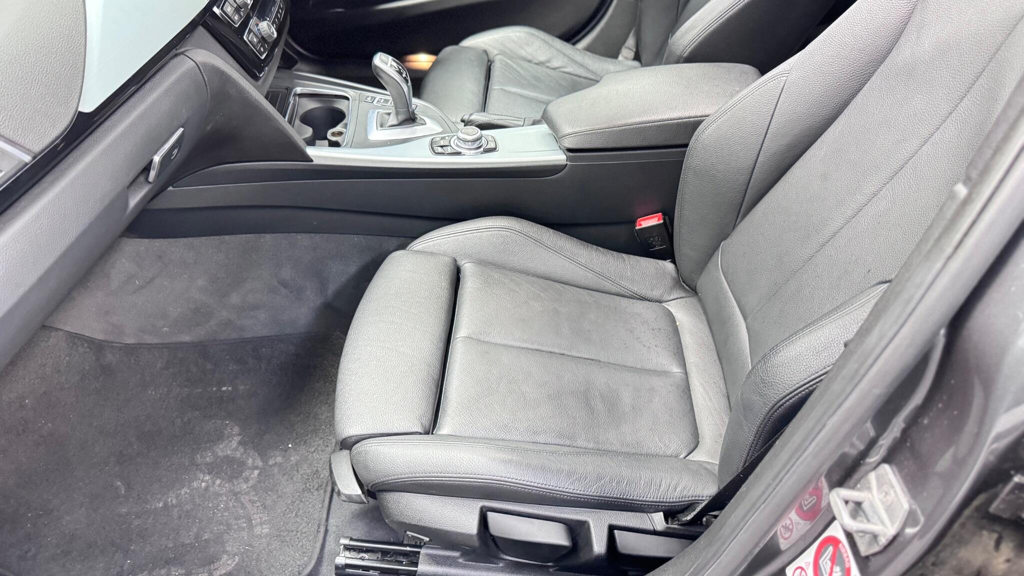 BMW 3 Series view 37