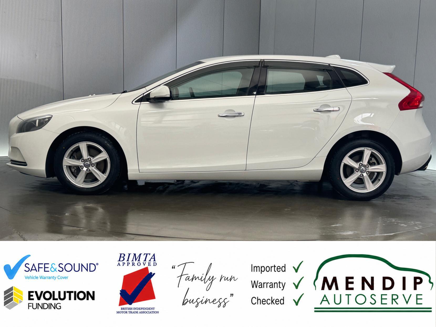 Volvo V40 view 8