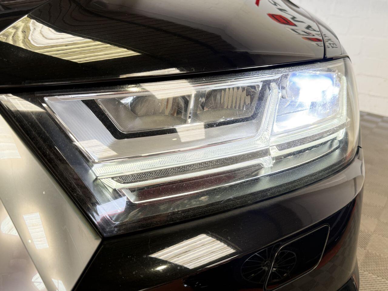 Audi Q7 view 27